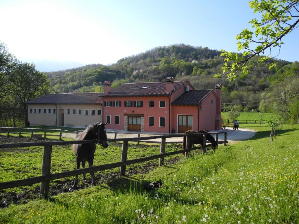 הוילה Castelcucco Agriturismo Cornolere מראה חיצוני תמונה